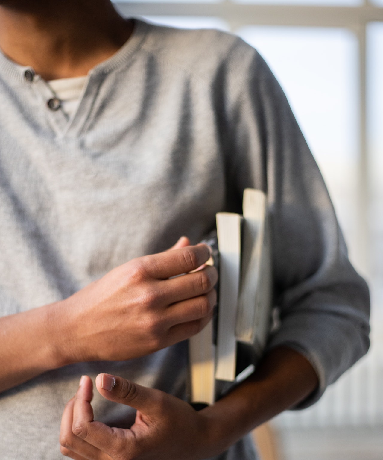 language-course-allowance man studying language course